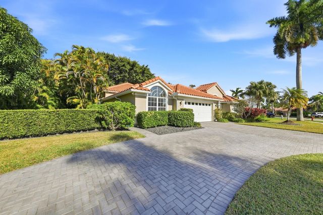19149 Cloister Lake Lane, Boca Raton, FL 33498