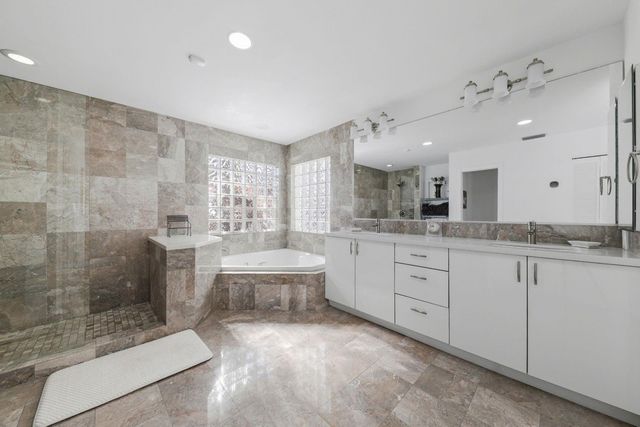 19149 Cloister Lake Lane, Boca Raton, FL 33498