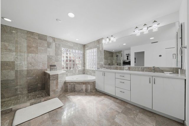 19149 Cloister Lake Lane, Boca Raton, FL 33498