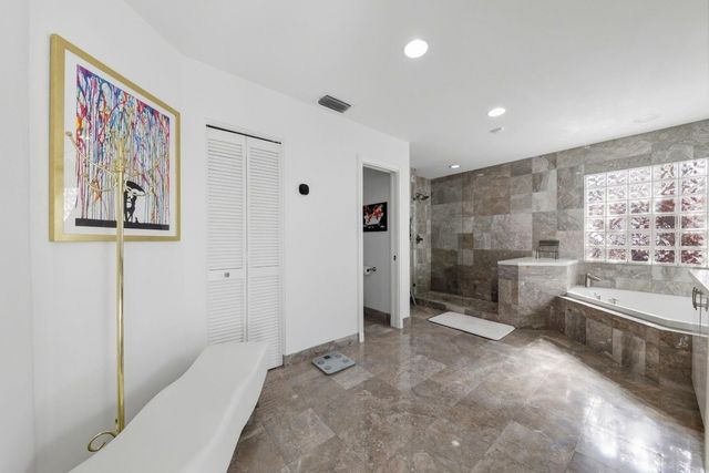 19149 Cloister Lake Lane, Boca Raton, FL 33498