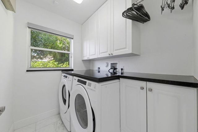 19149 Cloister Lake Lane, Boca Raton, FL 33498