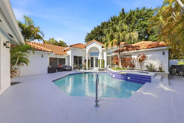 19149 Cloister Lake Lane, Boca Raton, FL 33498
