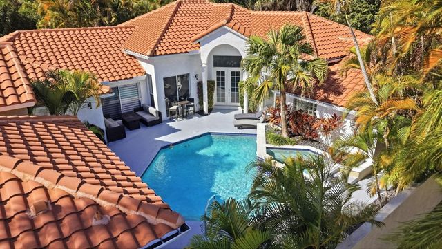 19149 Cloister Lake Lane, Boca Raton, FL 33498