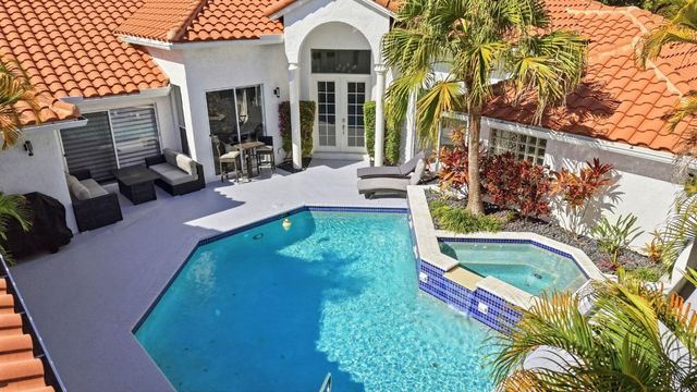 19149 Cloister Lake Lane, Boca Raton, FL 33498