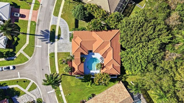 19149 Cloister Lake Lane, Boca Raton, FL 33498