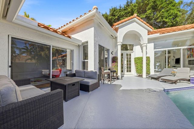 19149 Cloister Lake Lane, Boca Raton, FL 33498