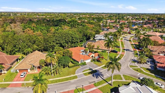 19149 Cloister Lake Lane, Boca Raton, FL 33498