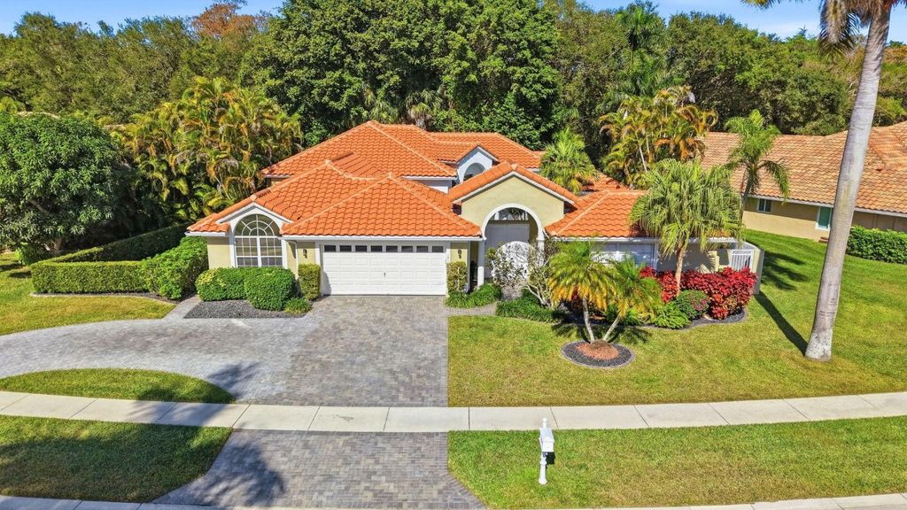 19149 Cloister Lake Lane, Boca Raton, FL 33498