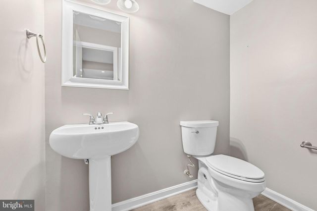 9222 BAILEY LN, Fairfax, VA 22031