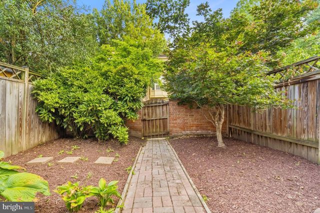 9222 BAILEY LN, Fairfax, VA 22031