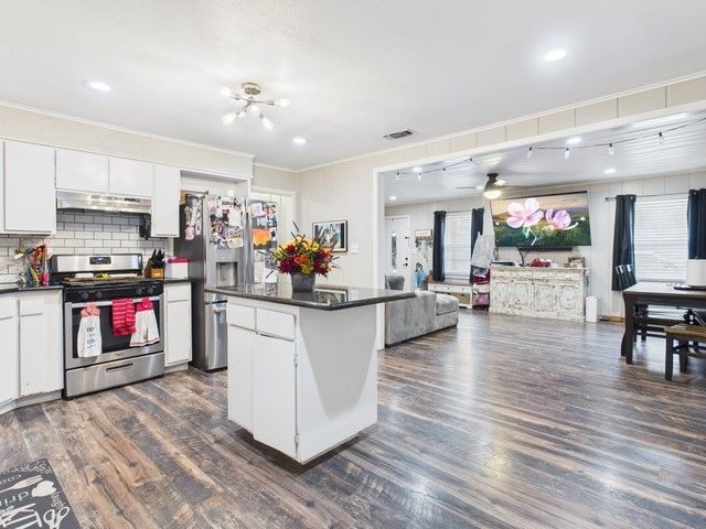 213 Reierson Avenue, Athens, TX 75751