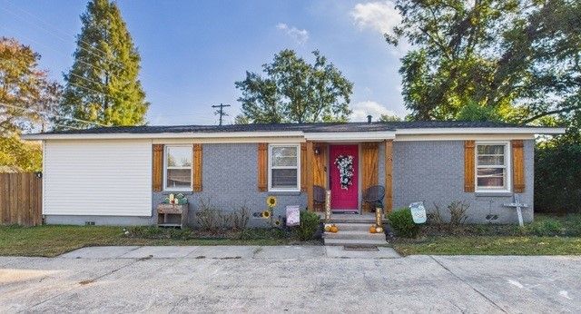 213 Reierson Avenue, Athens, TX 75751