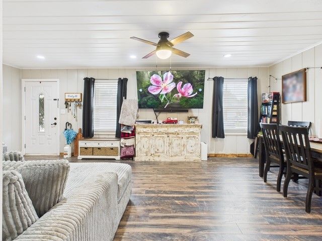 213 Reierson Avenue, Athens, TX 75751