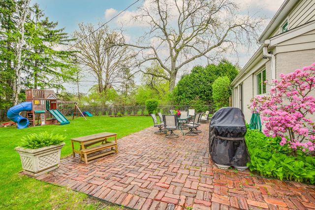 366 Birkdale Road, Lake Bluff, IL 60044