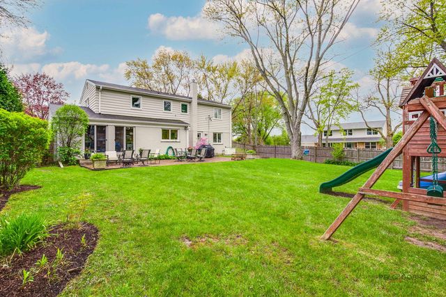 366 Birkdale Road, Lake Bluff, IL 60044