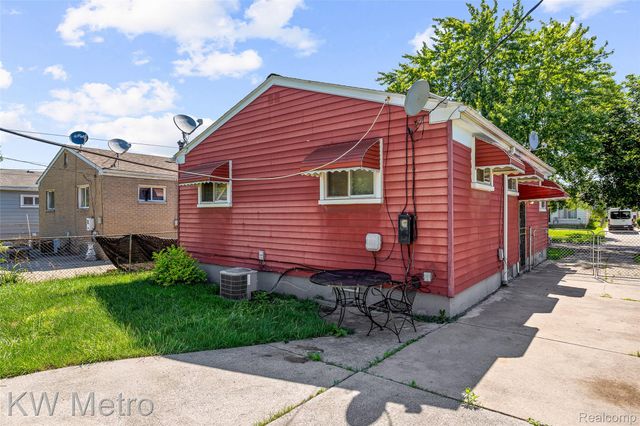 1686 S Bassett Street, Detroit, MI 48217