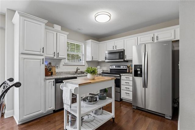 10657 E 46th Street, Kansas City, MO 64133