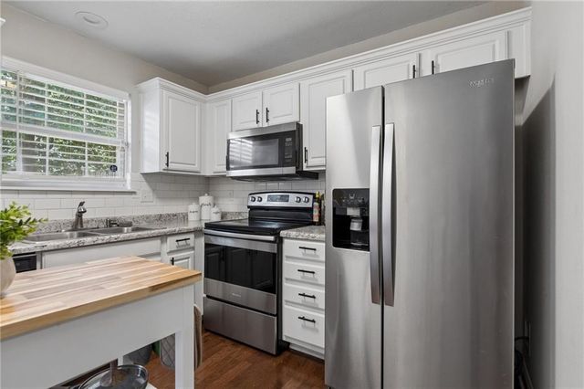 10657 E 46th Street, Kansas City, MO 64133