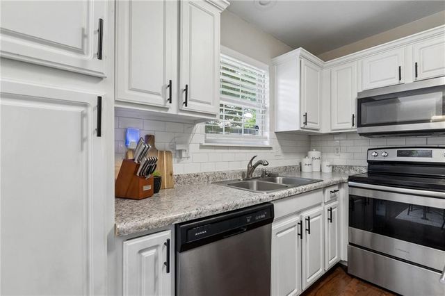 10657 E 46th Street, Kansas City, MO 64133