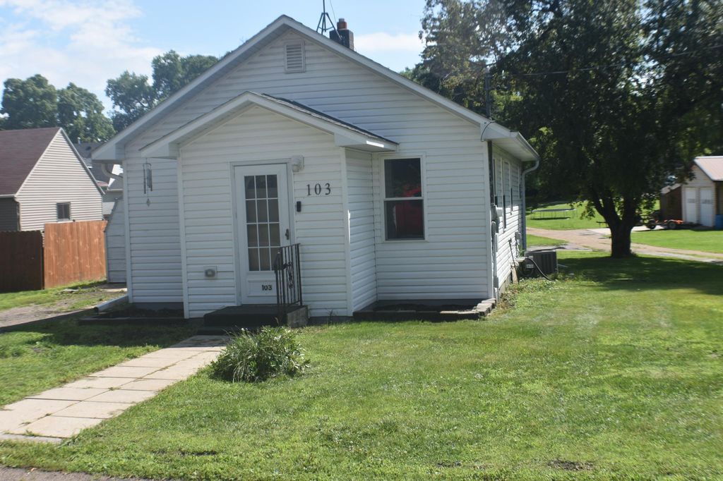 103 5th Avenue E, Osakis, MN 56360