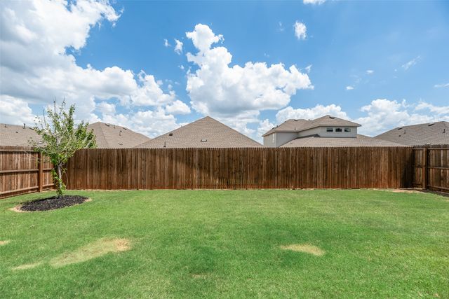 10108 Autumn Leaves Lane, Aubrey, TX 76227