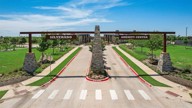 10108 Autumn Leaves Lane, Aubrey, TX 76227