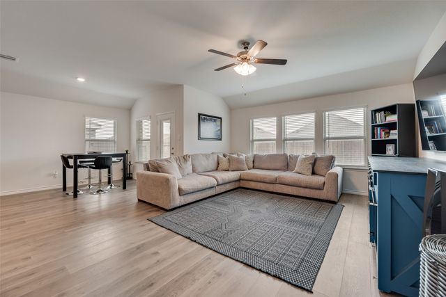 10108 Autumn Leaves Lane, Aubrey, TX 76227