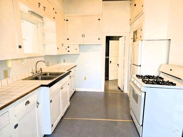 1917 Court St, Pueblo, CO 81003