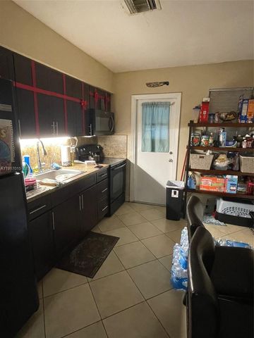 2200 SW 42nd Ave, Fort Lauderdale, FL 33317