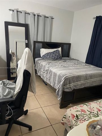 2200 SW 42nd Ave, Fort Lauderdale, FL 33317