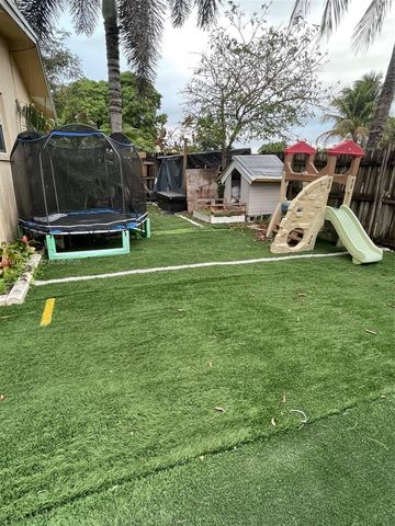 2200 SW 42nd Ave, Fort Lauderdale, FL 33317