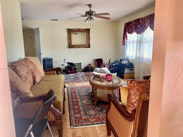 7507 NW 41st St, Coral Springs, FL 33065