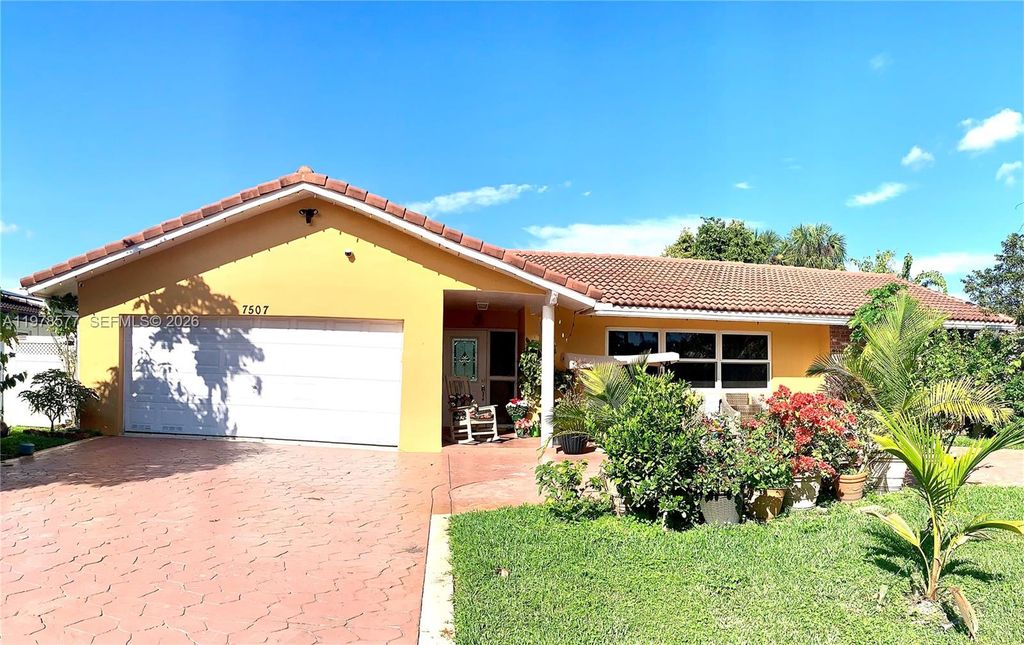 7507 NW 41st St, Coral Springs, FL 33065