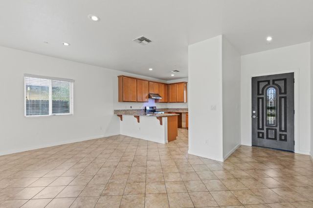 1318 Ladyfern, Plumas Lake, CA 95961