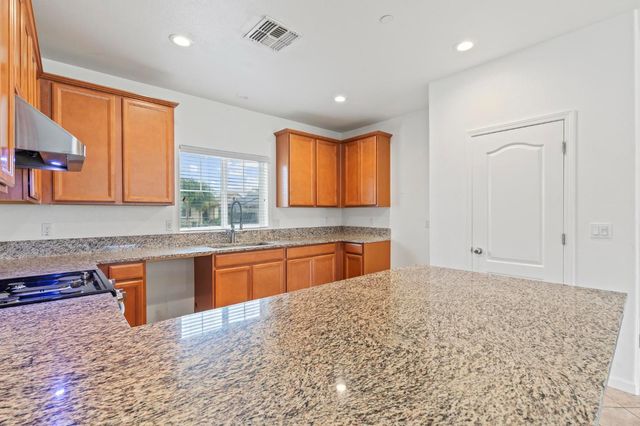 1318 Ladyfern, Plumas Lake, CA 95961