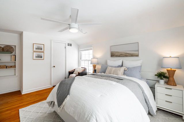 7219 N Santa Monica BOULEVARD, Fox Point, WI 53217