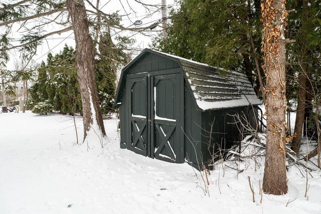 7219 N Santa Monica BOULEVARD, Fox Point, WI 53217