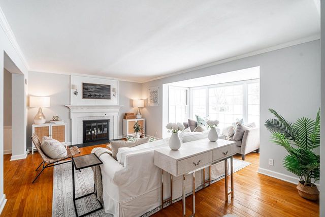 7219 N Santa Monica BOULEVARD, Fox Point, WI 53217