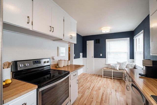 7219 N Santa Monica BOULEVARD, Fox Point, WI 53217