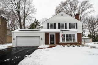 7219 N Santa Monica BOULEVARD, Fox Point, WI 53217