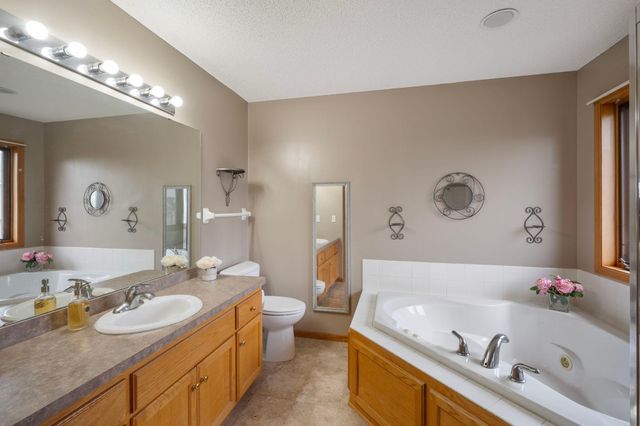 10956 Fox Hollow Circle N, Champlin, MN 55316