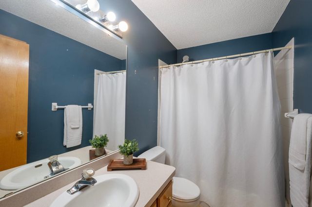 10956 Fox Hollow Circle N, Champlin, MN 55316