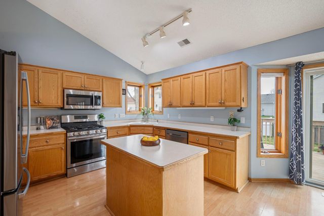 10956 Fox Hollow Circle N, Champlin, MN 55316