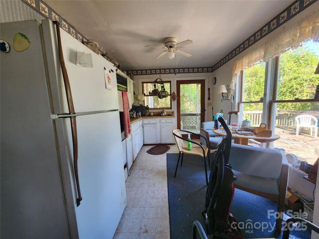 366 Cabin Hollow Drive, Marshall, NC 28753