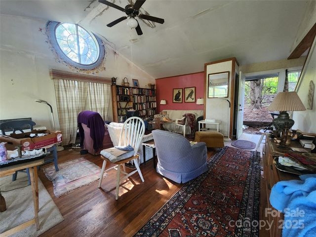 366 Cabin Hollow Drive, Marshall, NC 28753