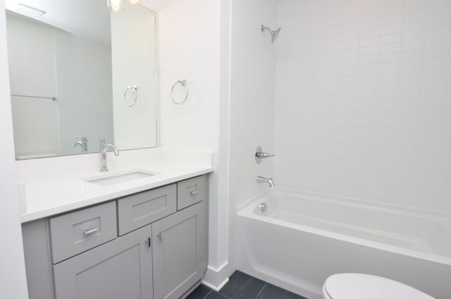 550 Markham St Unit 18, Nashville, TN 37214