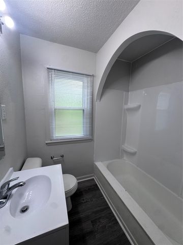 7103 SW 16th Street, Des Moines, IA 50315