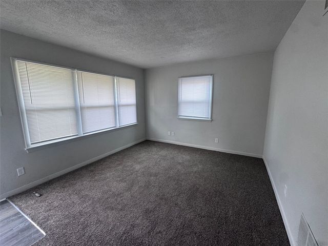 7103 SW 16th Street, Des Moines, IA 50315