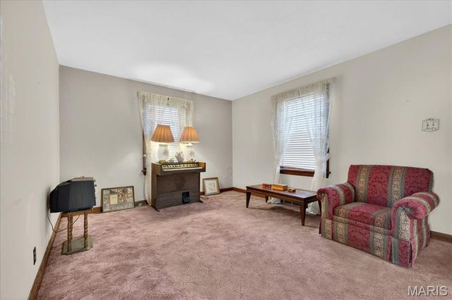 10024 Driver Avenue, Overland, MO 63114