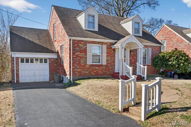 10024 Driver Avenue, Overland, MO 63114